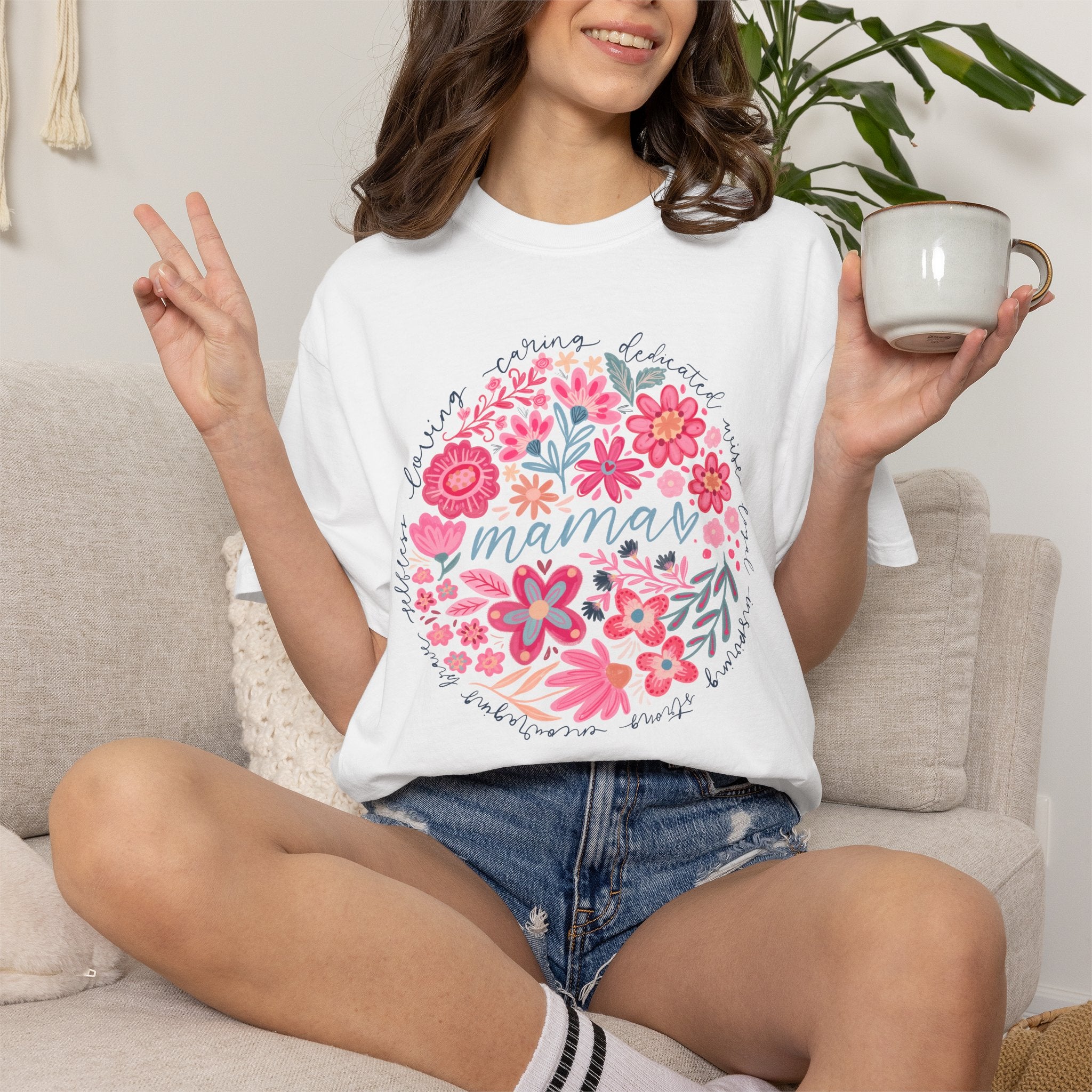 Mama Floral T‑Shirt — Pink Flower Bouquet Mother's Day Tee
