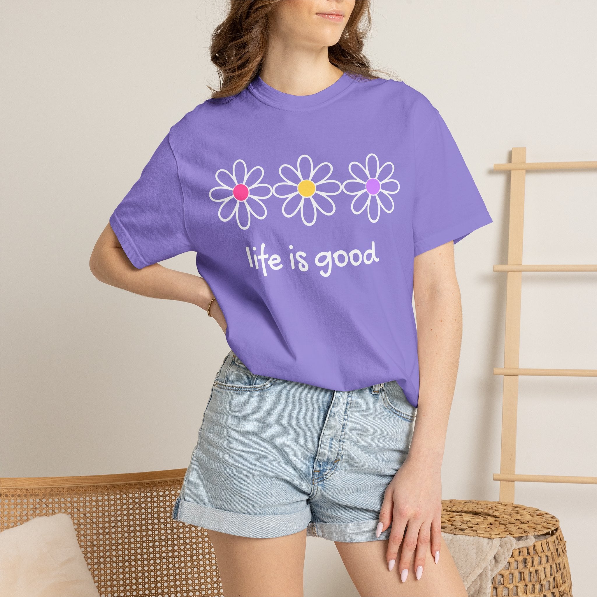 Life Is Good Daisy T-Shirt — Retro Floral Graphic Tee